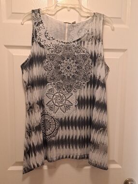 Women's Sleeveless Medallion Print Tank Top - Black & Silver